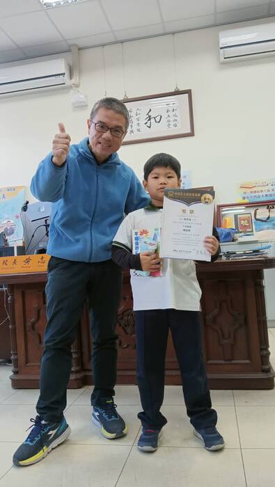 恭喜獲獎同學，也感謝老師的心指導！圖片