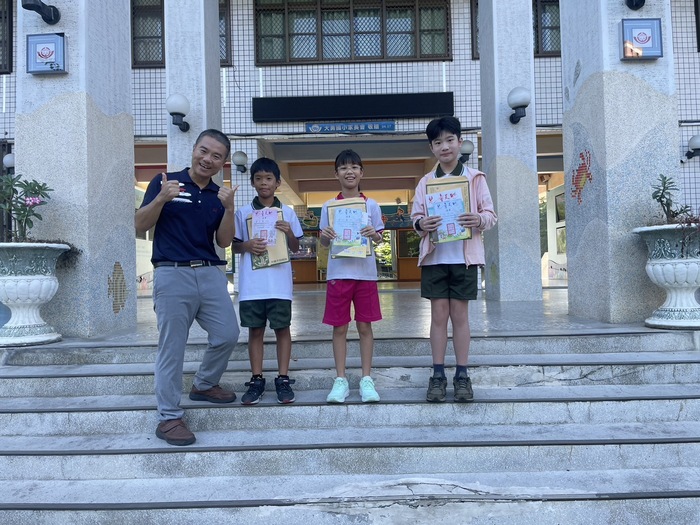 恭喜501柯允中  508 楊小蓁 410 連子齊榮獲兒童天地作品徵稿入選