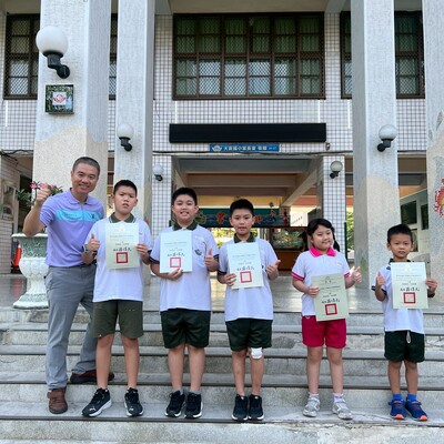 恭喜102顏逸睿、209邱妍熙、305謝竣宇、409謝竣璿、511江承豫參加第56屆世界兒童畫展台中市徵集活動獲得入選圖片