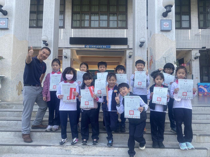 114學年度創意閱讀推銷高手比賽故事小天使獲獎同學，感謝二年級導師用心指導圖片