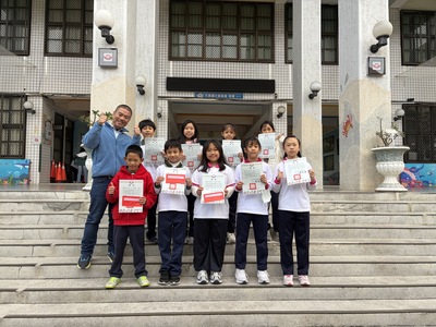 114學年度創意閱讀推銷高手比賽讀家報導獲獎同學，感謝四年級導師用心指導圖片