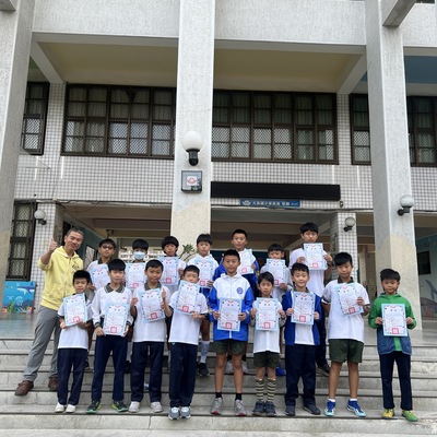 足球隊參加114年臺中市西區區長盃足球邀請賽 榮獲佳績圖片