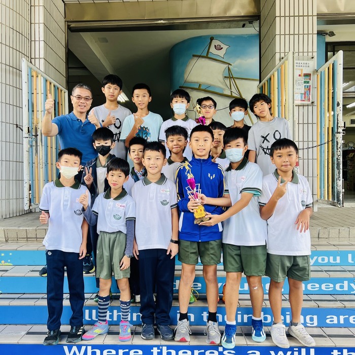 足球隊參加114年臺中市西區區長盃足球邀請賽 榮獲佳績圖片