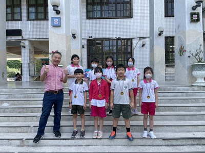 恭喜二年二班　彭子桓 李宇喆、 陳奕綺、 陳宣慈 ’邱晨綱 、鄭宇妡 、黃子曦 、錢韋辰 、卓宜倢。通過小博士認證圖片