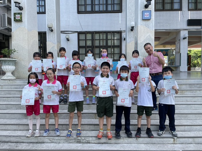 恭喜三年二班通過6月份閱讀認證的同學圖片