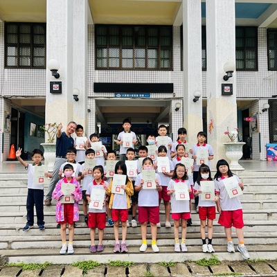 407參加14學年度臺中市國民小學普及化跳繩西區複賽 榮獲 中年級組 第二名